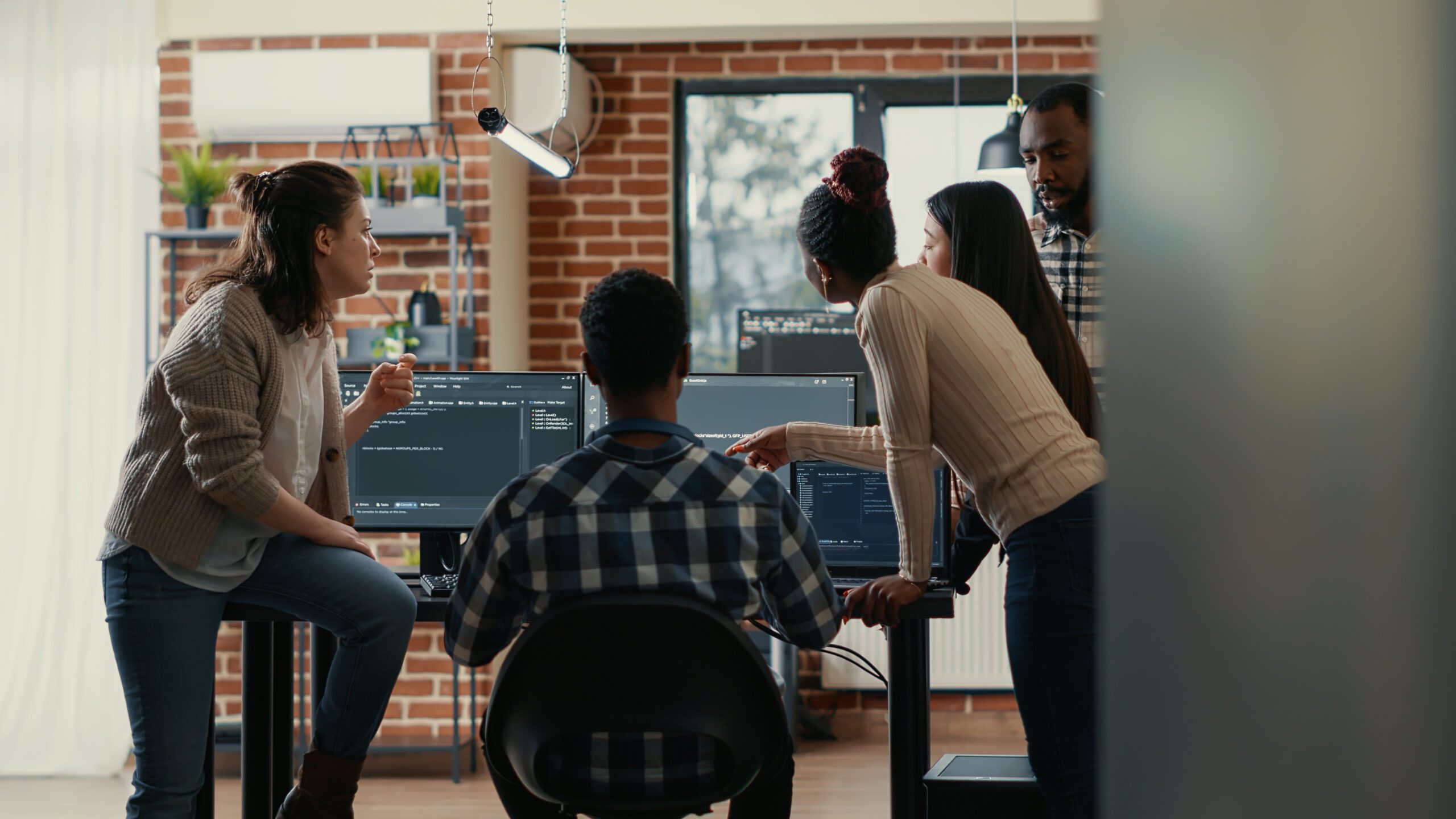 Darksn developers discussing a Dynamics 365 implementation