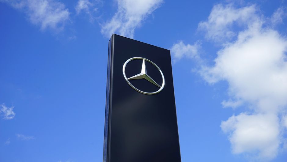 Developing Your Corporate Identity: The Complete Guide