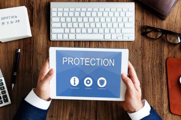 Guarding Your Digital World Schütze deine digitale Welt.